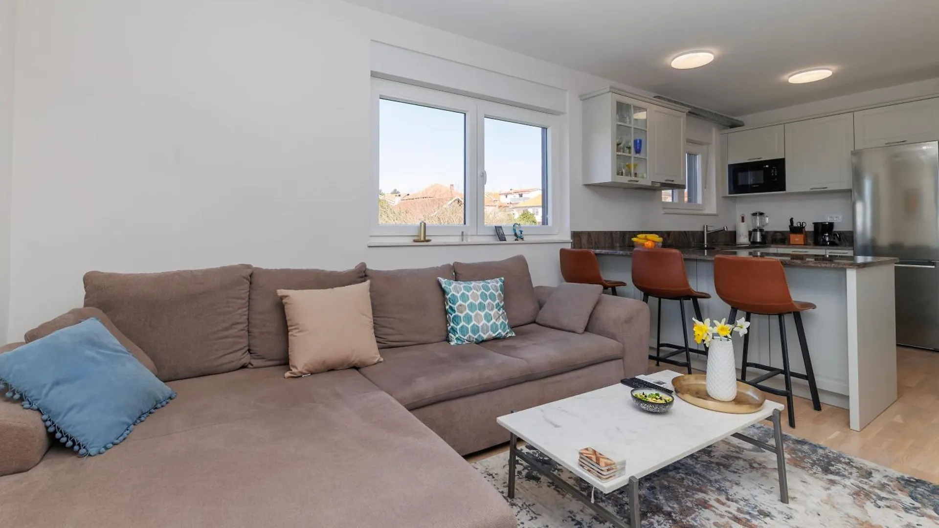 Apartment Luna 자다르